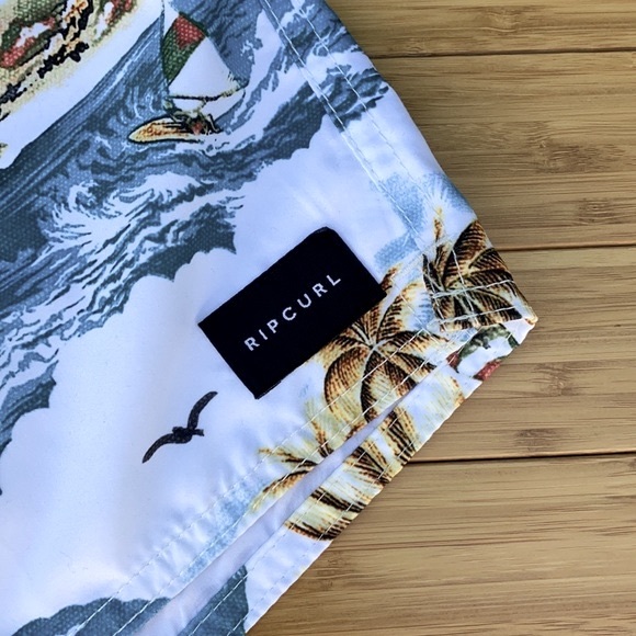 🔹RIP CURL-  DREAMERS VOLLY SHORTS🔹 - Picture 2 of 10